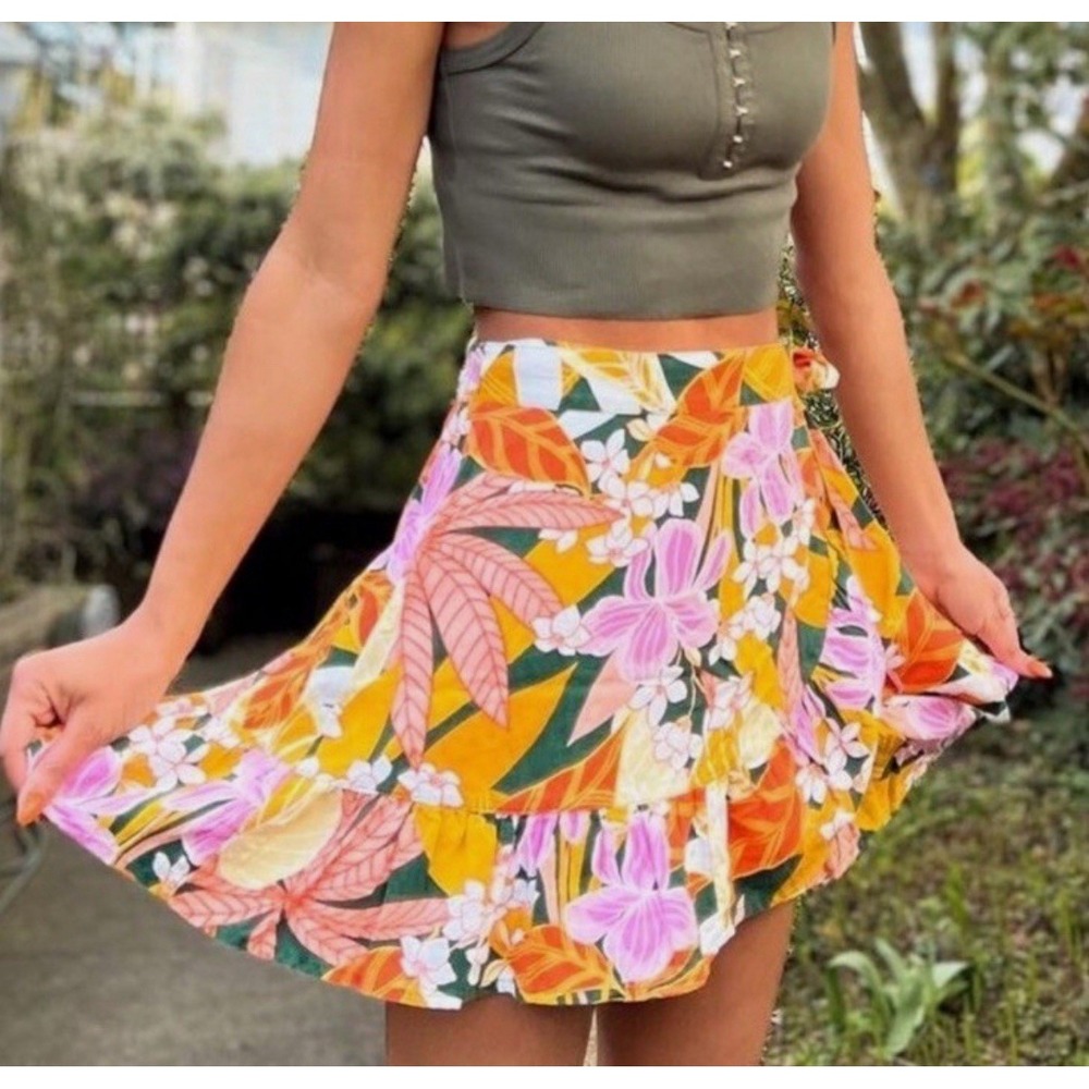 American Eagle Mini Skirt Womens M Yellow White Floral Wrap Ruffle Linen Blend